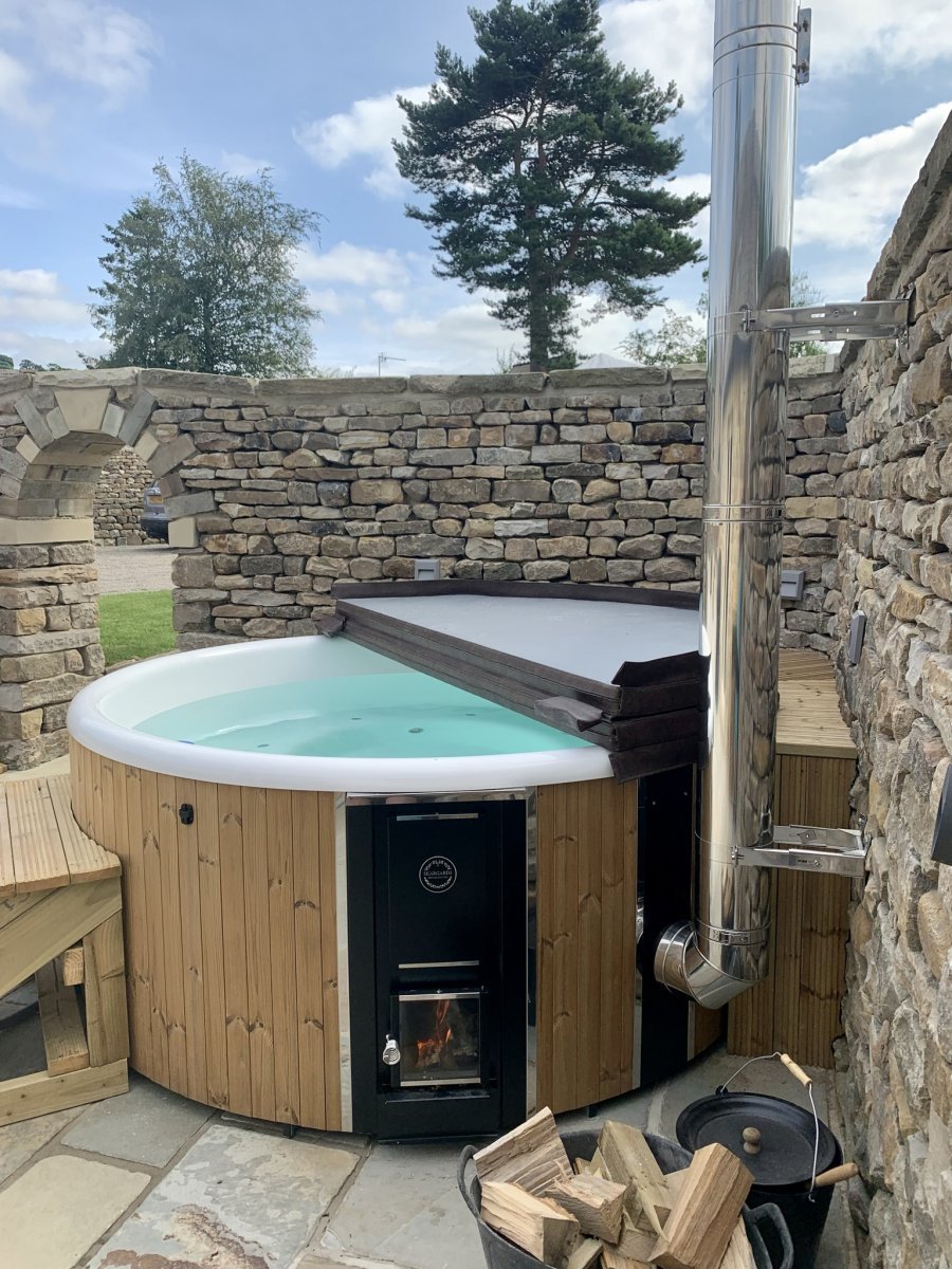Woodfired Scandanavian hot tub
